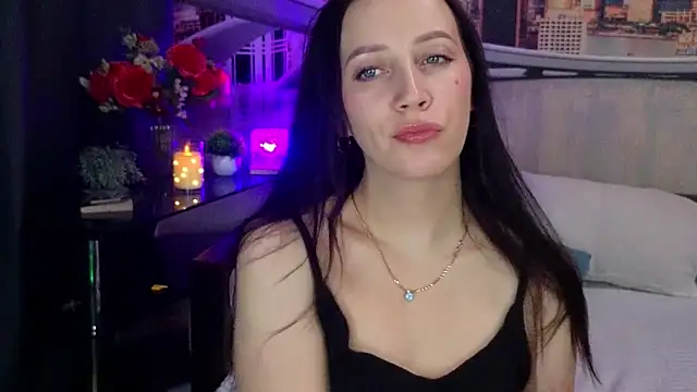 MonicaSweetx: онлайн-секс-чат