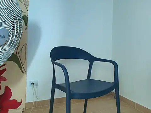 Chat +18 de Laura_Cramz ao vivo