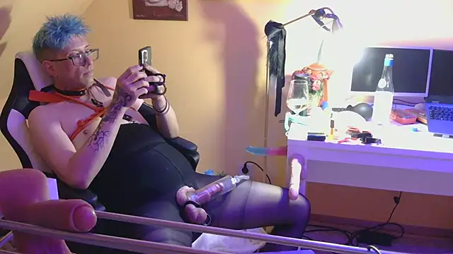 Show modela AskAveryAnything na web-kameri