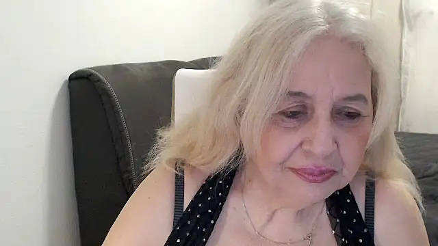 SusiLifeXXX: вебкам-шоу