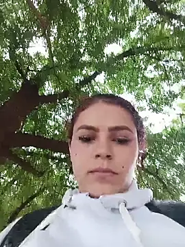 Mommy-Hot Adlı Modelin Canlı XXX Sohbeti