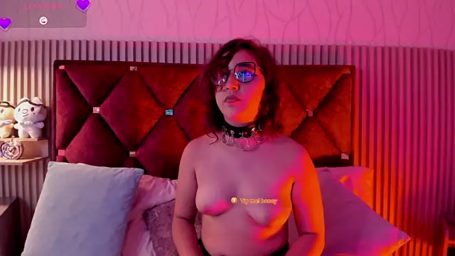 Show de Kiri_Velvet na webcam