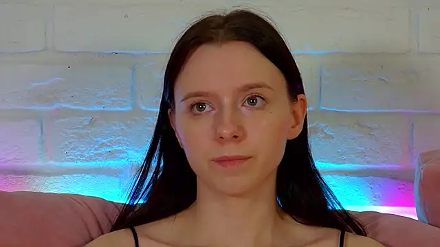 دردشة ArinaKubrick الجنسية المباشرة