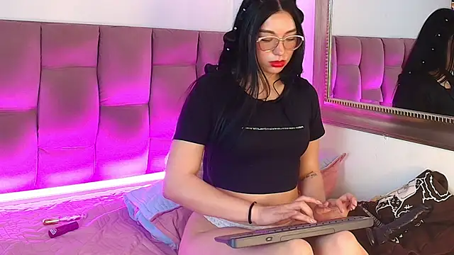 Chat +18 de WhiteHott_ ao vivo