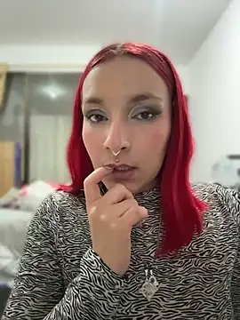 Amelie-RedHoneyn Live XXX chat