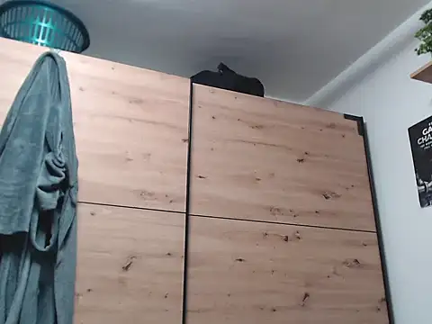 Pokazy przed kamerką – yourfavoritetallboy