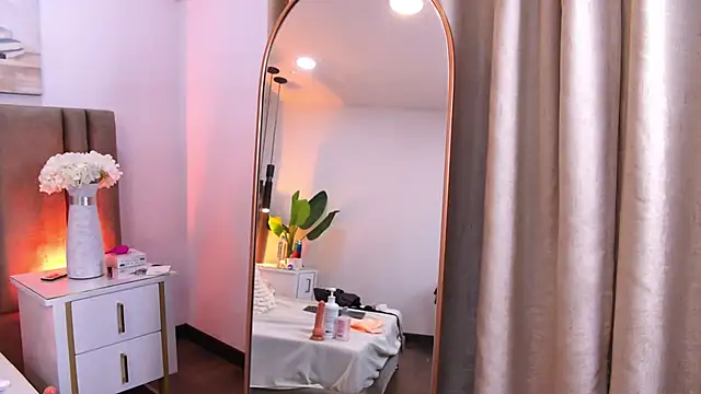 SaraLugo live XXX chat