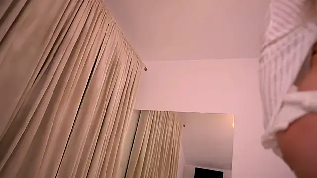 KylieJoyce Adlı Modelin Canlı XXX Sohbeti