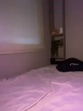 Pertunjukan Kamera Web Poli_amor2025