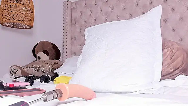 Amara_Rossee live XXX chat