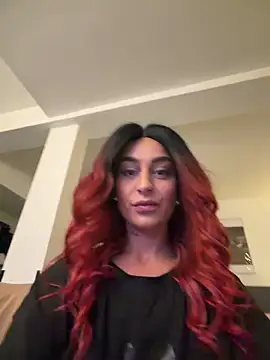 CurlyRouge Adlı Modelin Canlı XXX Sohbeti