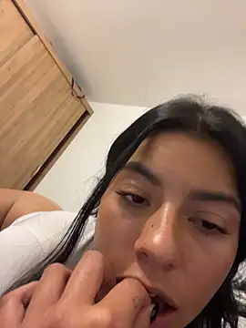 แชท XXX สดของ Laia_white