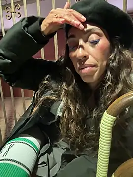 XXX chat uživo modela Lalla_Amani