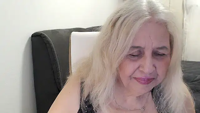 دردشة SusiLifeXXX الجنسية المباشرة