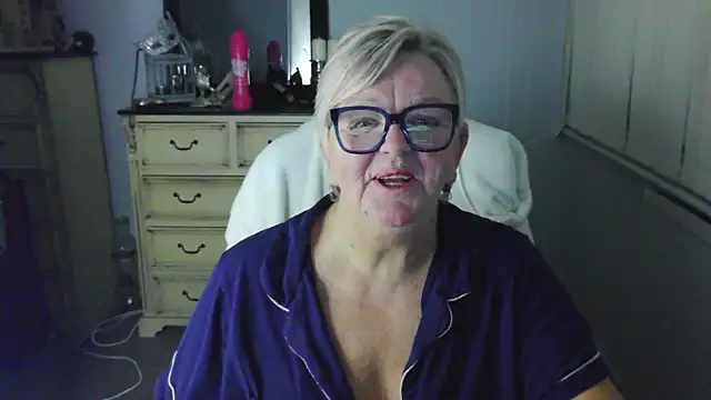 BridgetBlueEyes' Live XXX Chat