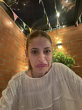 alana15 即時 XXX 聊天