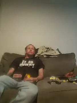 Pokazy przed kamerką – yourMasterisBored