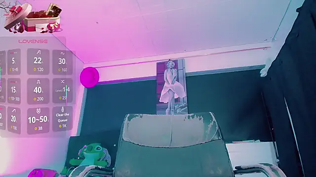 Show modela Kendall_hornyy na web-kameri