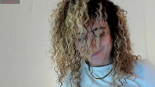 Chat XXX en directo de Charlotte11-11