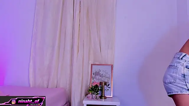 ninahtのライブXXXチャット