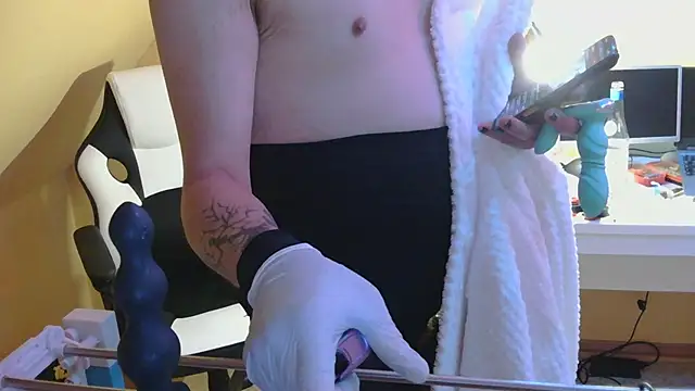 AskAveryAnything Show in webcam