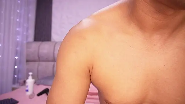 rousse_coup's Live XXX Chat