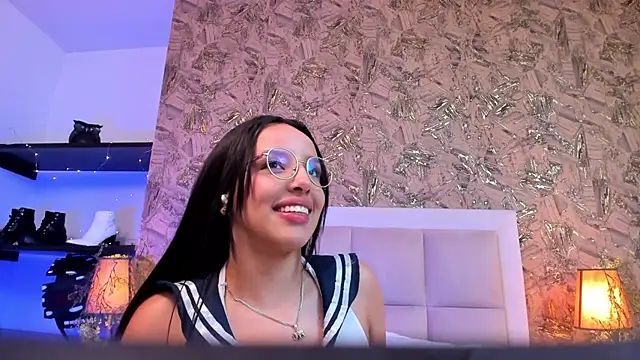 ValkyriaSteel's Live XXX Chat