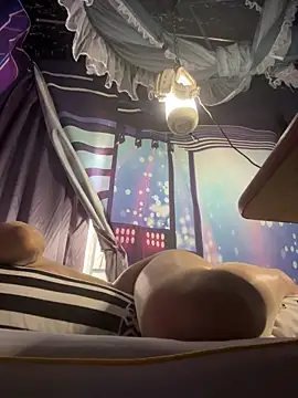 lenanane0126 Adlı Modelin Canlı XXX Sohbeti