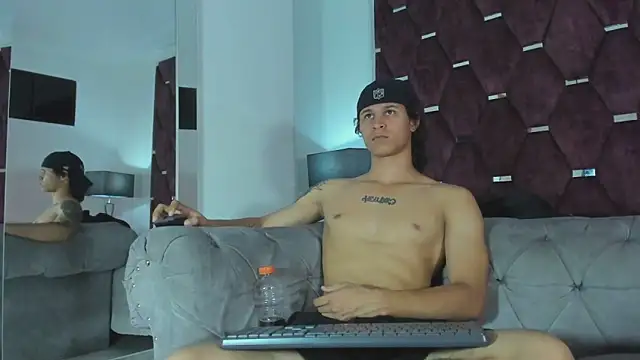 Chat +18 de TonyBenedetti ao vivo