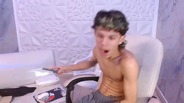 andy_dan18 在線直播表演