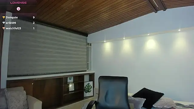 victoria_mooree 现场XXX聊天