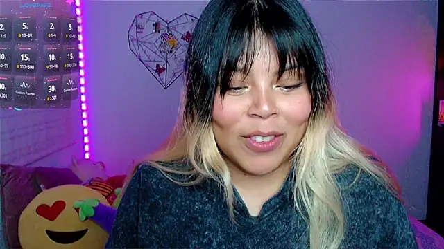 EllieMoonXのライブXXXチャット