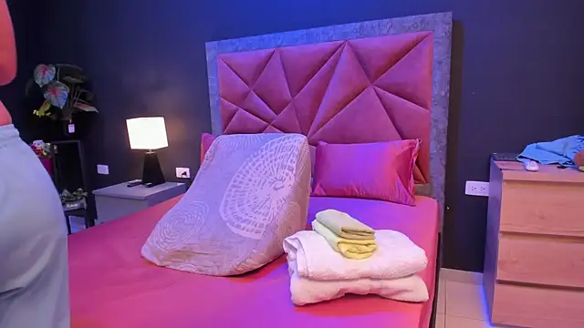 mia_milff's Webcam Show