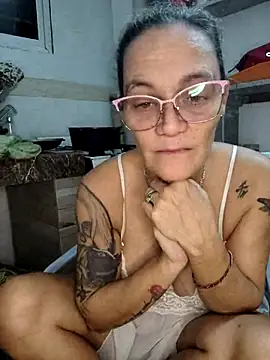 Nanybeach's Live XXX Chat