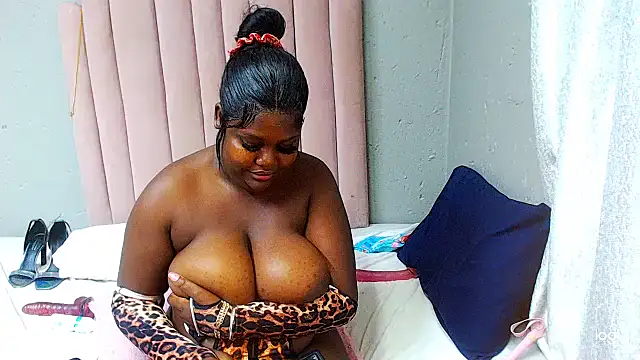 Chocolatemelons17 élő XXX-chatje