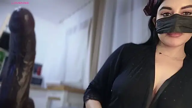 Pokazy przed kamerką – MiraHabibtek