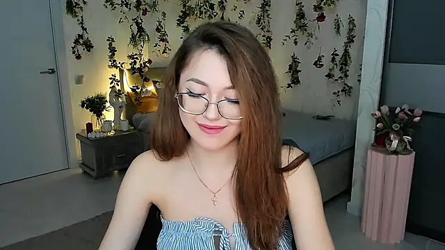 XXX chat uživo modela SereneFlame