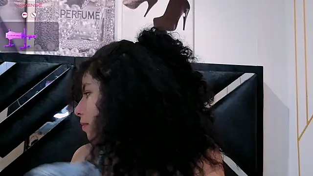 Chat XXX en directo de Zoe-yanin