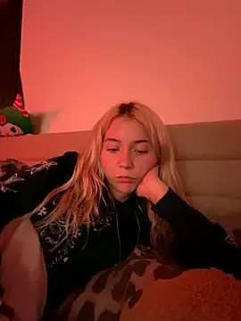 Chat +18 de Blondie_Sofia_Essexbabe ao vivo