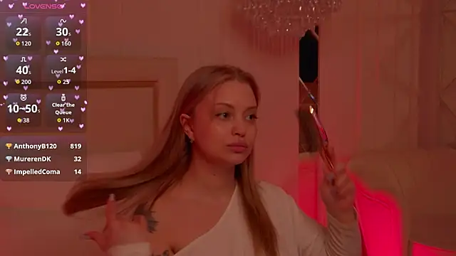 MollyHilton: онлайн-секс-чат