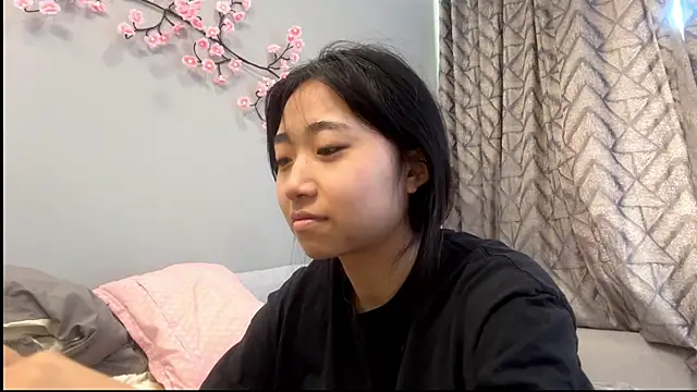 Pokazy przed kamerką – SweetMiaXO