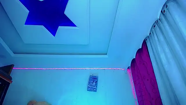 NahomiCamper 라이브 XXX 채팅