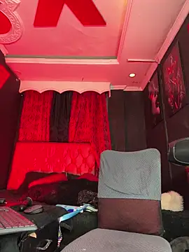 abrilbigcock webcam show