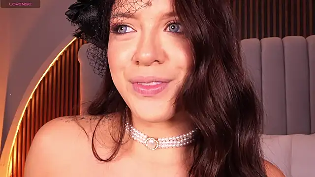 emperatriz_reyes Show Webcam