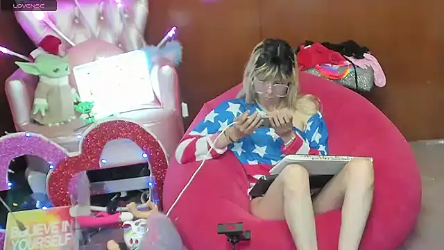 Skinygirl Live XXX-chat