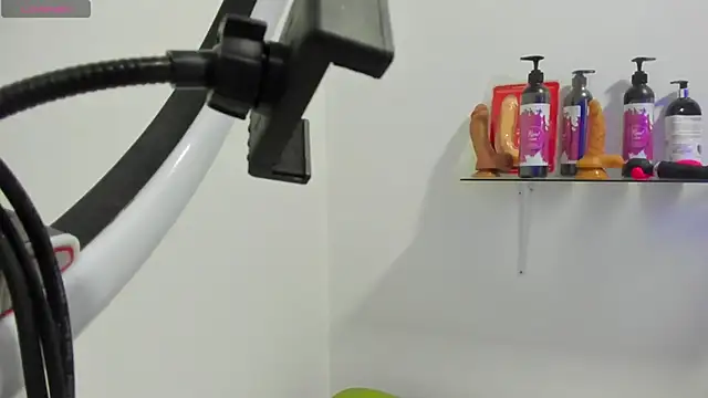 Alanna-sloppy live XXX chat