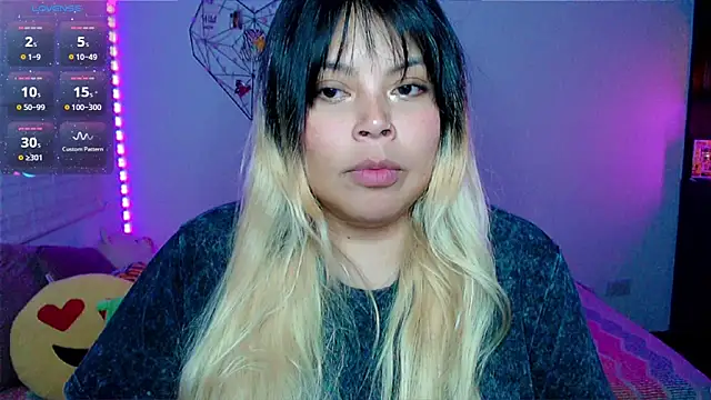 EllieMoonX Live XXX-Chat