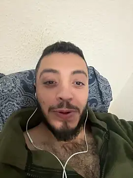 AmjadAlpha: διαδικτυακό σόου στην κάμερα