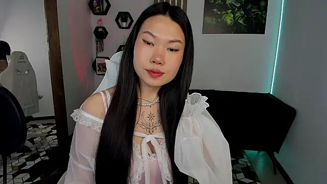 LunaPurrr 现场XXX聊天