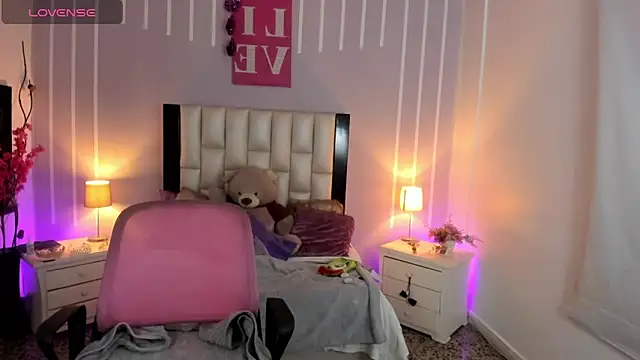 Antonella_Bratzz4: вебкам-шоу